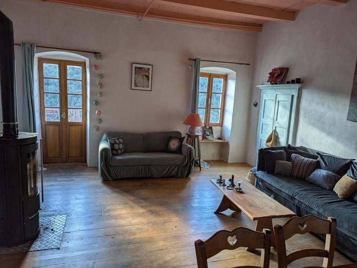 Location de vacances pour 7 personnes, avec terrasse ainsi que jardin et vue à Pioggiola