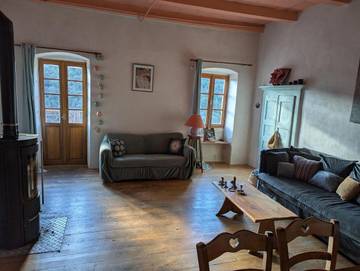 Gîte pour 7 personnes, avec vue ainsi que jardin et terrasse à Pioggiola