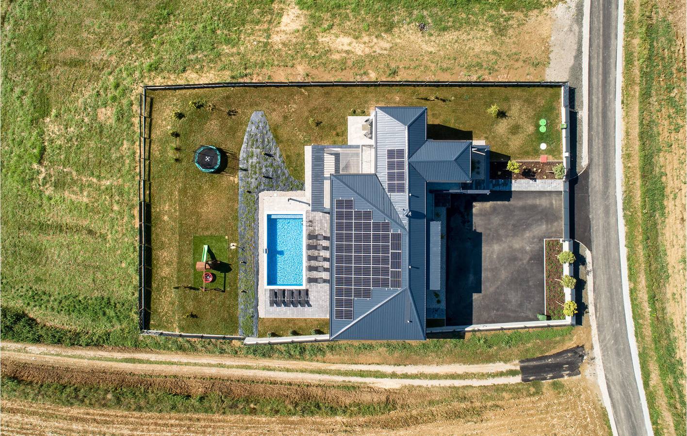 Reizende 2-Zimmer-Wohnung mit Pool, Terrasse und WLAN in der Nähe des Flusses Krapina in Hraščina, Krapina-Zagorje