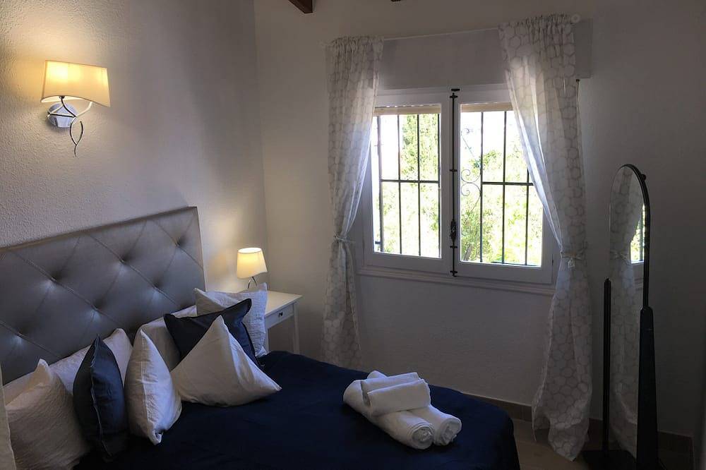 Geheel appartement, Albir Appartement in huis met gemeenschappelijk zwembad, balkon met berg en zeezicht in L'Albir, L'Alfàs del Pi