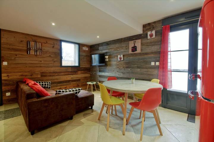 Gîte pour 4 personnes, avec terrasse à Chèze - 2