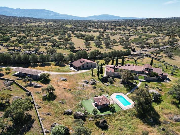 Casa rural para 2 personas, con Balcón y Terraza además de Jardín y Piscina en Trasierra-Tierras de Granadilla