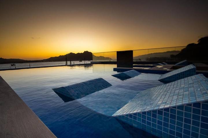 Apartamento para 2 personas, con terraza y piscina para niños además de vistas y piscina en Cabo Verde