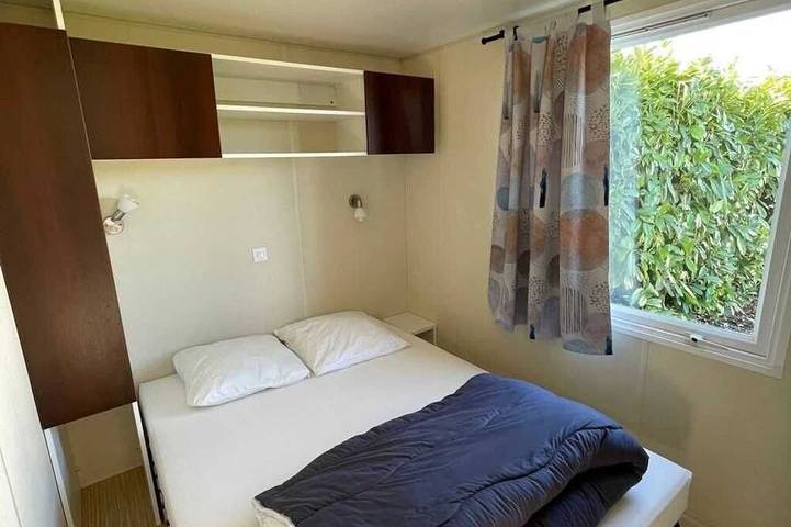 ZEcamping 3 étoiles piscine 4km plage animaux acceptés sauna locatif TV 26m2 in Arvert, Côte de Beauté