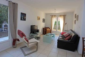 Gîte pour 4 personnes, avec terrasse et jardin à Collias