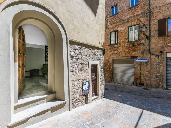 Appartamento intero, Torre degli Amidei in Volterra (città), Volterra