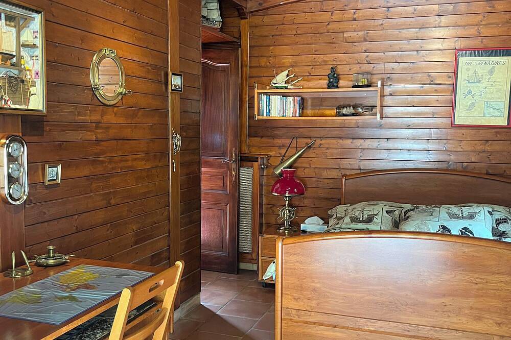 Entire apartment, Domaine De Saint Amour / Studio Oceane in Trans-en-Provence, Draguignan region