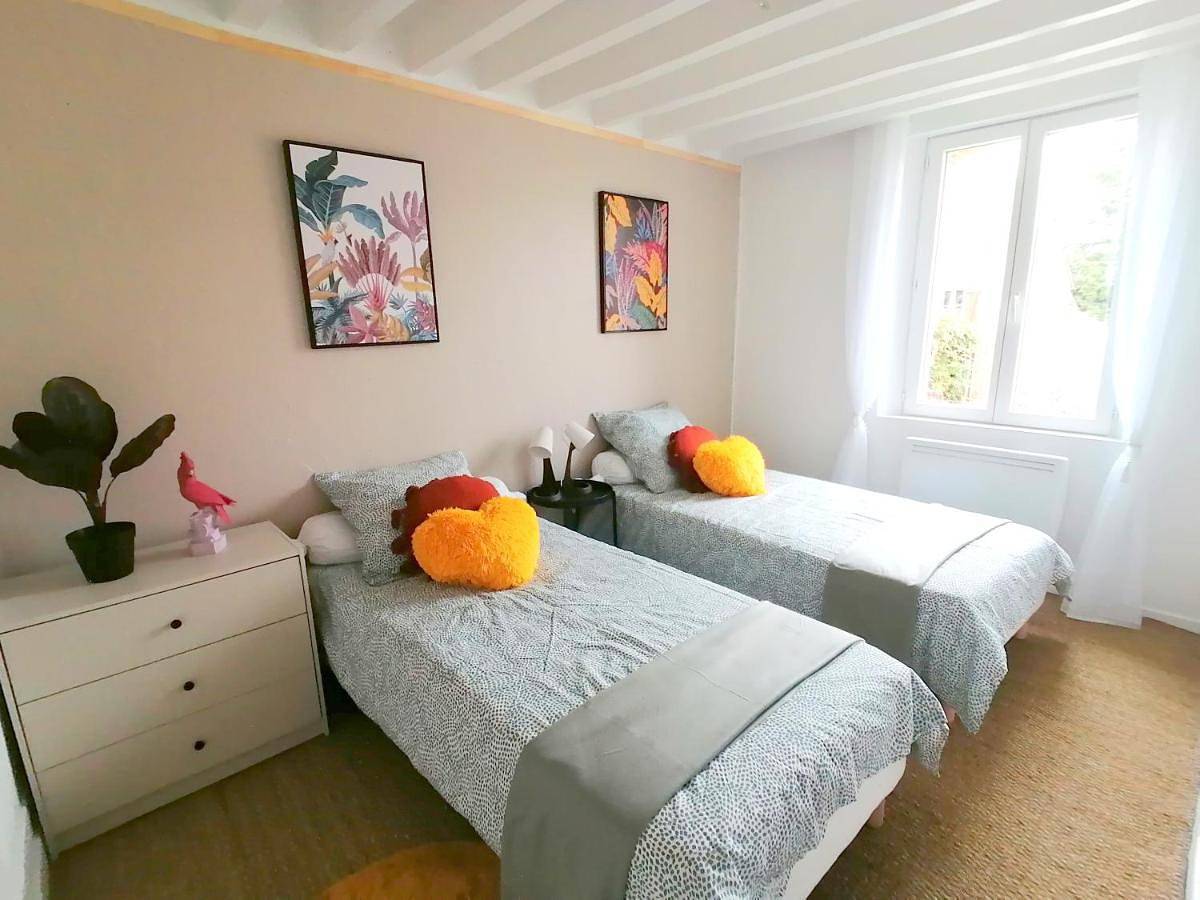Le Cocoon D'Annabelle - Jolie Maison avec Jeux Et Grand Jardin in Pierrefitte-sur-Sauldre, Sologne