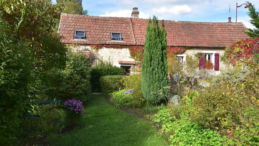 Location de vacances pour 4 personnes, avec jardin à Mézy-Moulins