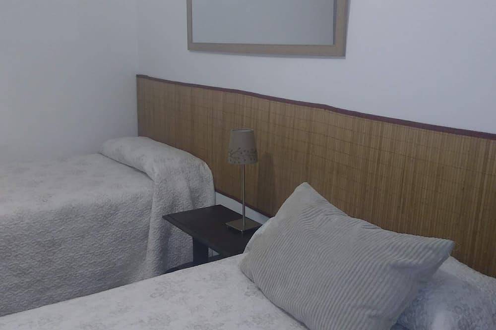 Apartamento entero, Piso céntrico a 20 minutos del centro de Madrid con wifi in Navalcarnero, Provincia de Madrid