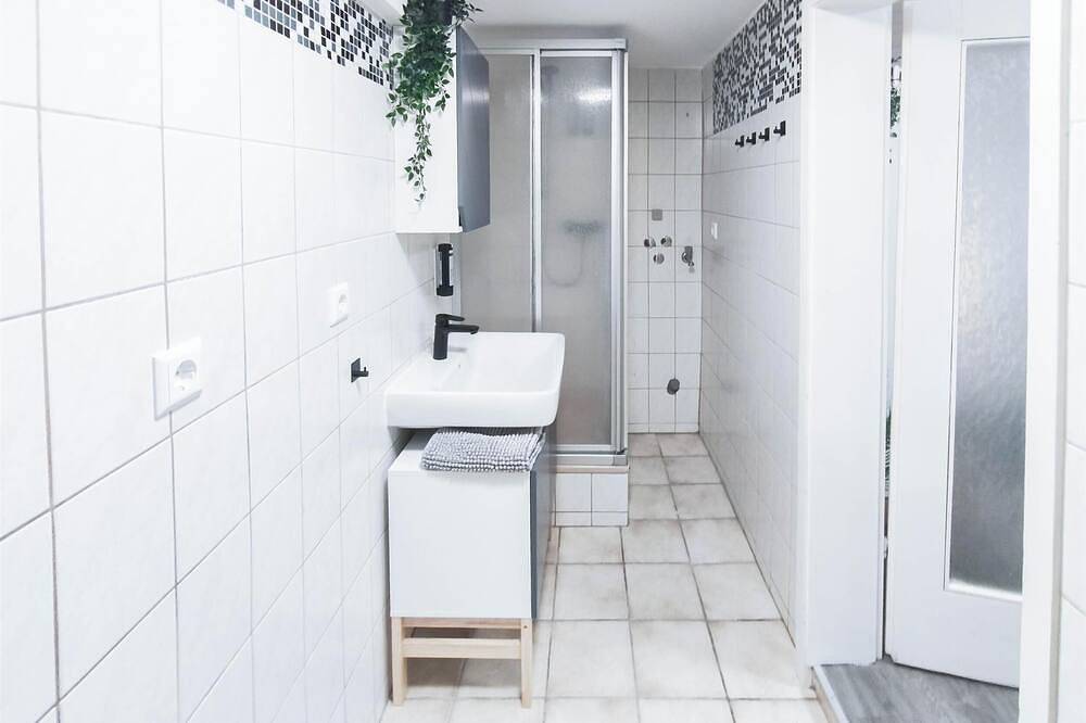 Ganze Wohnung, Alfa Apartment Ludwigsburg 2 Betten Wlan Küche Bad in Ludwigsburg, Landkreis Ludwigsburg