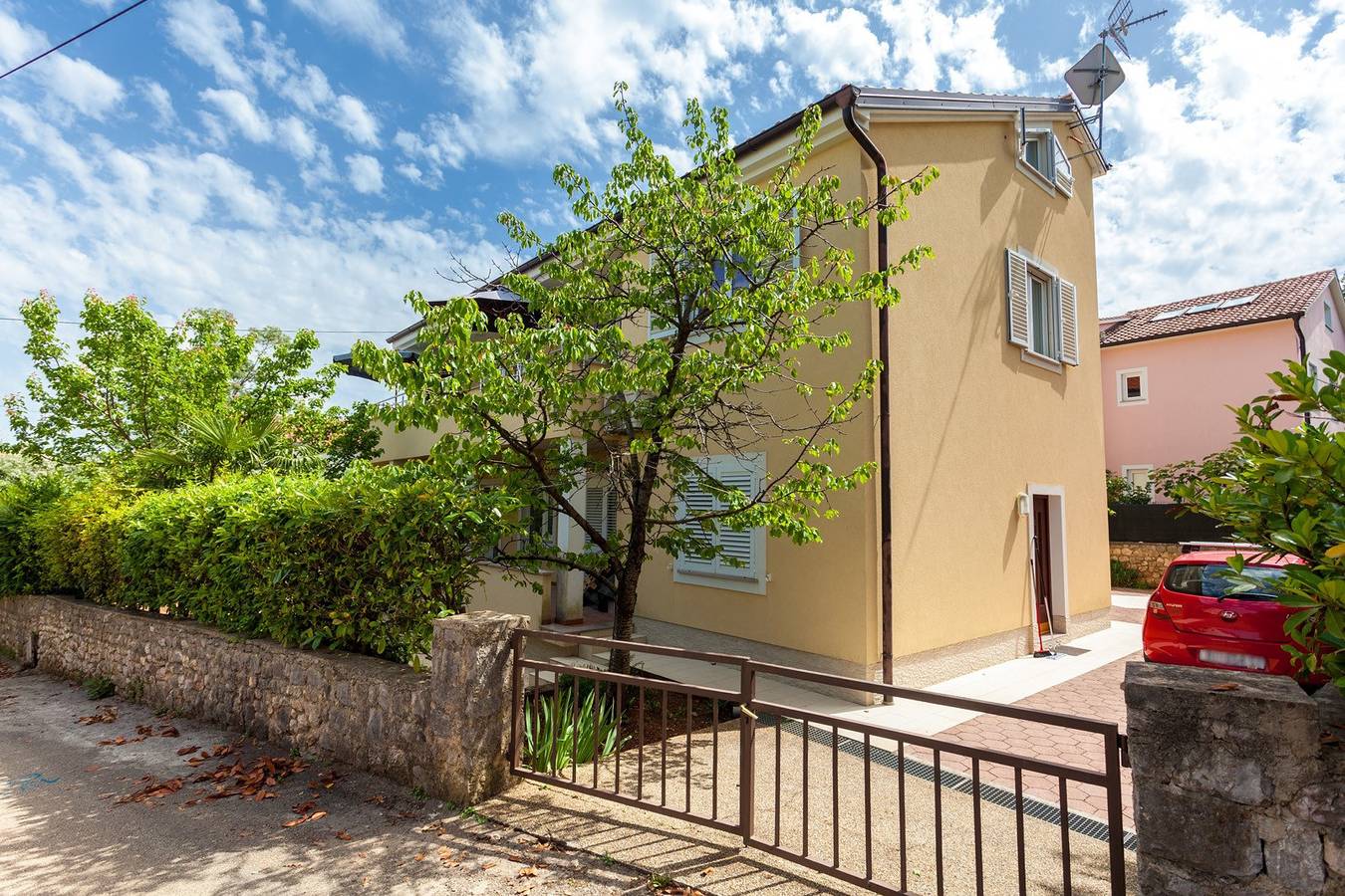 Ganze Wohnung, Extra geräumiges Vier-Sterne-Apartment für 4-6 Personen in Malinska in Vantacici, Krk