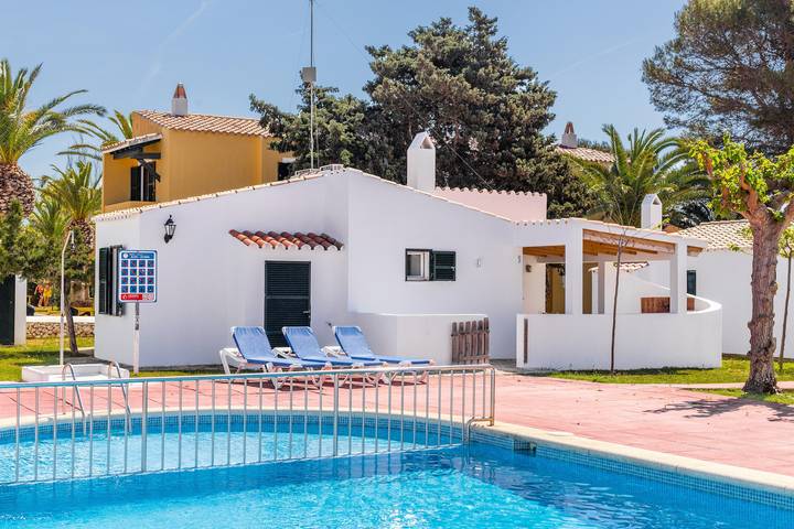 Location de vacances pour 4 personnes, avec Balcon ainsi que Jardin et Bassin pour enfant dans Son Xoriguer