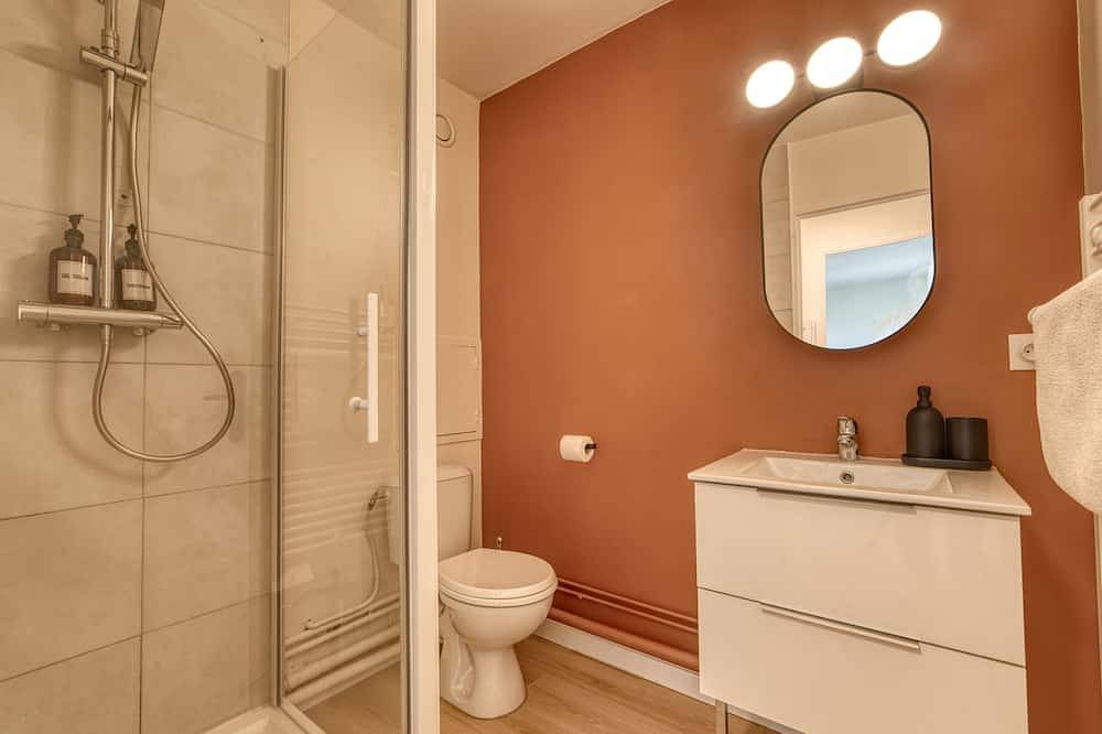 Entire apartment, Le Verde - Ravissant appartement cosy in Saint-Genis-Laval, Rhône