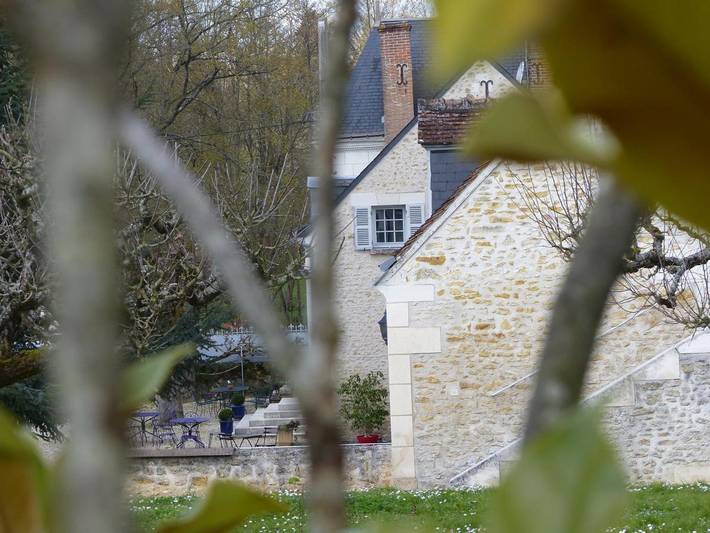 Chambre d’hôte pour 4 personnes, avec jardin ainsi que vue et piscine, adapté aux familles