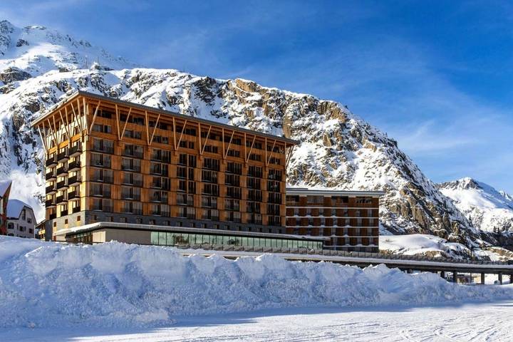 Hôtel pour 2 personnes, avec bassin pour enfant et sauna ainsi que terrasse et piscine à Andermatt