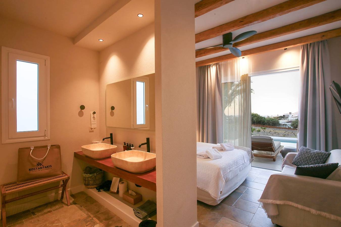 Velithion Suite, Divine Sea Views, Private Pool, Furnished Terrace, Milos in Pollonia, Milos