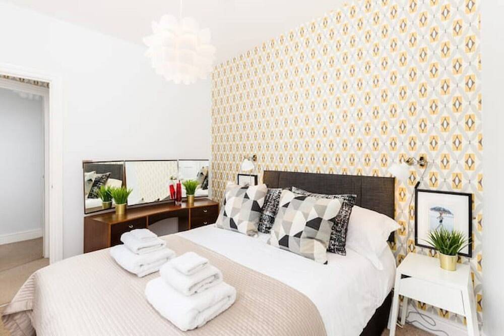 The Old Morgan Period Townhouse in Malvern, Worcestershire