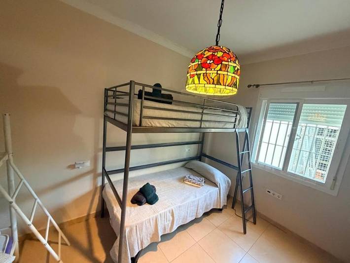 Casa rural para 12 personas, con Balcón y Jacuzzi además de Terraza y Jardín en Bornos - 3