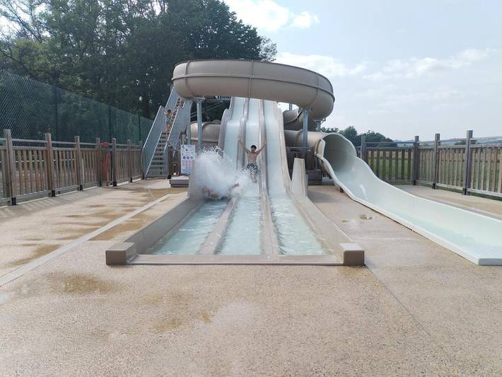 Location de vacances pour 10 personnes, avec bassin pour enfant et jardin ainsi que terrasse et piscine, animaux acceptés à Sainte-Nathalène - 2