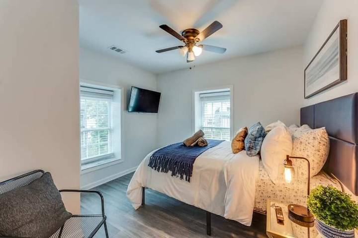 Vacation rental for 6 people, with yard and balcony in Clayton County