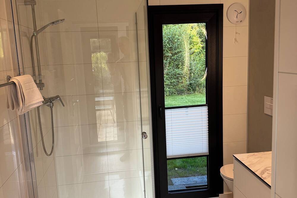 Modernes Ferienhaus am Steinhuder Meer – 43 m², Klima, Wlan, fußläufig zum See in Mardorf, Neustadt am Rübenberge