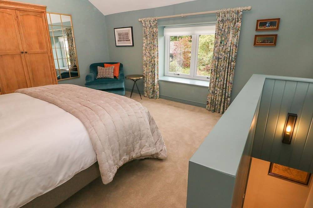 Overlea Cottage, romantic, luxury holiday cottage in Hayfield in Derbyshire