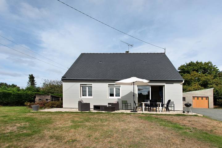 Location de vacances pour 6 personnes, avec Jardin à Goudelin