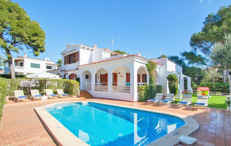 Casa de vacaciones para 9 personas, con Balcón además de Terraza y Jardín en Cala Galdana