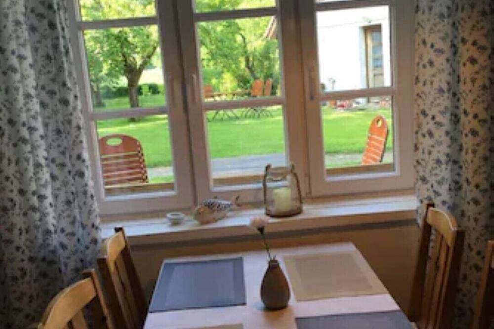 Ganze Wohnung, Perfekt für Zwei! Kleine Wohnung in grüner Oase, Halbecks-Hof in Lieschow, Ummanz