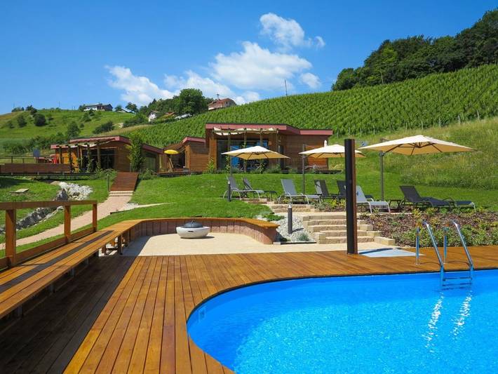 Ferienpark für 6 Personen, mit Terrasse und Pool sowie Sauna und Ausblick in Slowenien