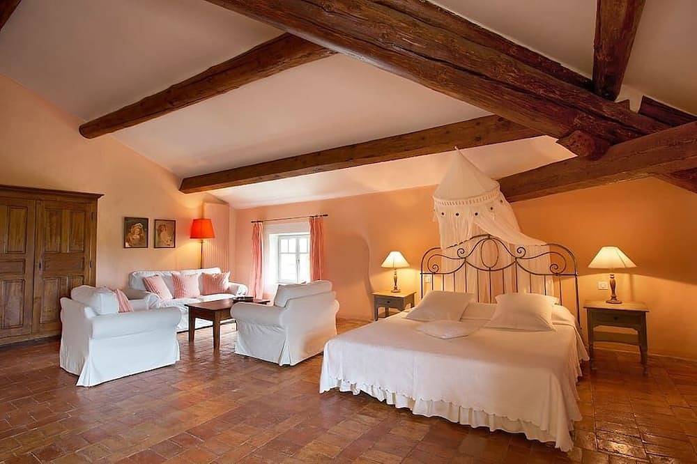 Appartement entier, La Ponche Apricot Room in Vacqueyras, Vaucluse