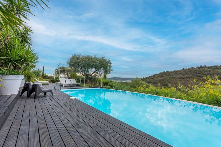 Ferienhaus für 10 Personen, mit Balkon und Garten in Grimaud