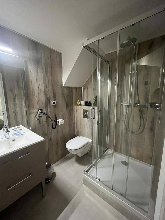 Hôtel pour 2 personnes, avec terrasse, animaux acceptés à Buffon - 2