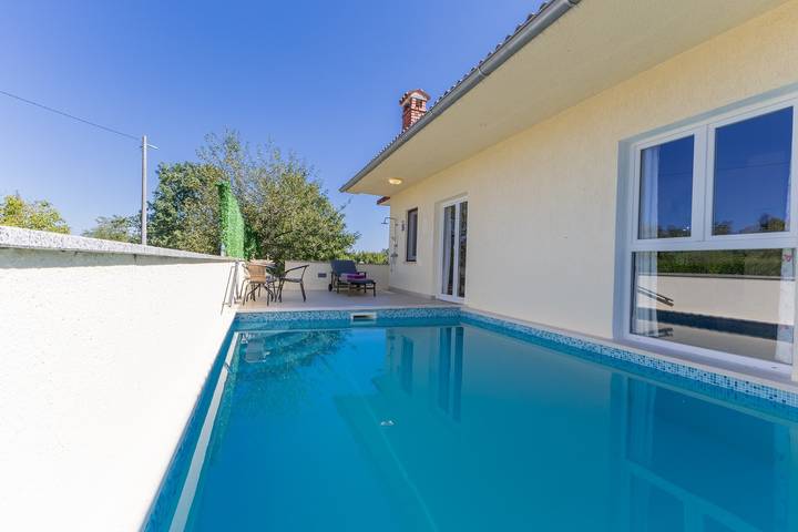 Ferienhaus für 8 Personen, mit Pool und Balkon/Terrasse in Istrien - 3