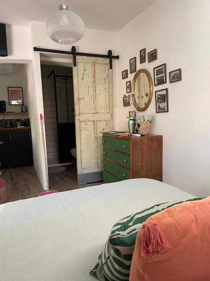 Maison d hôtes La Villa Madeleine in Sanary-sur-Mer, Côte méditerranéenne (France)