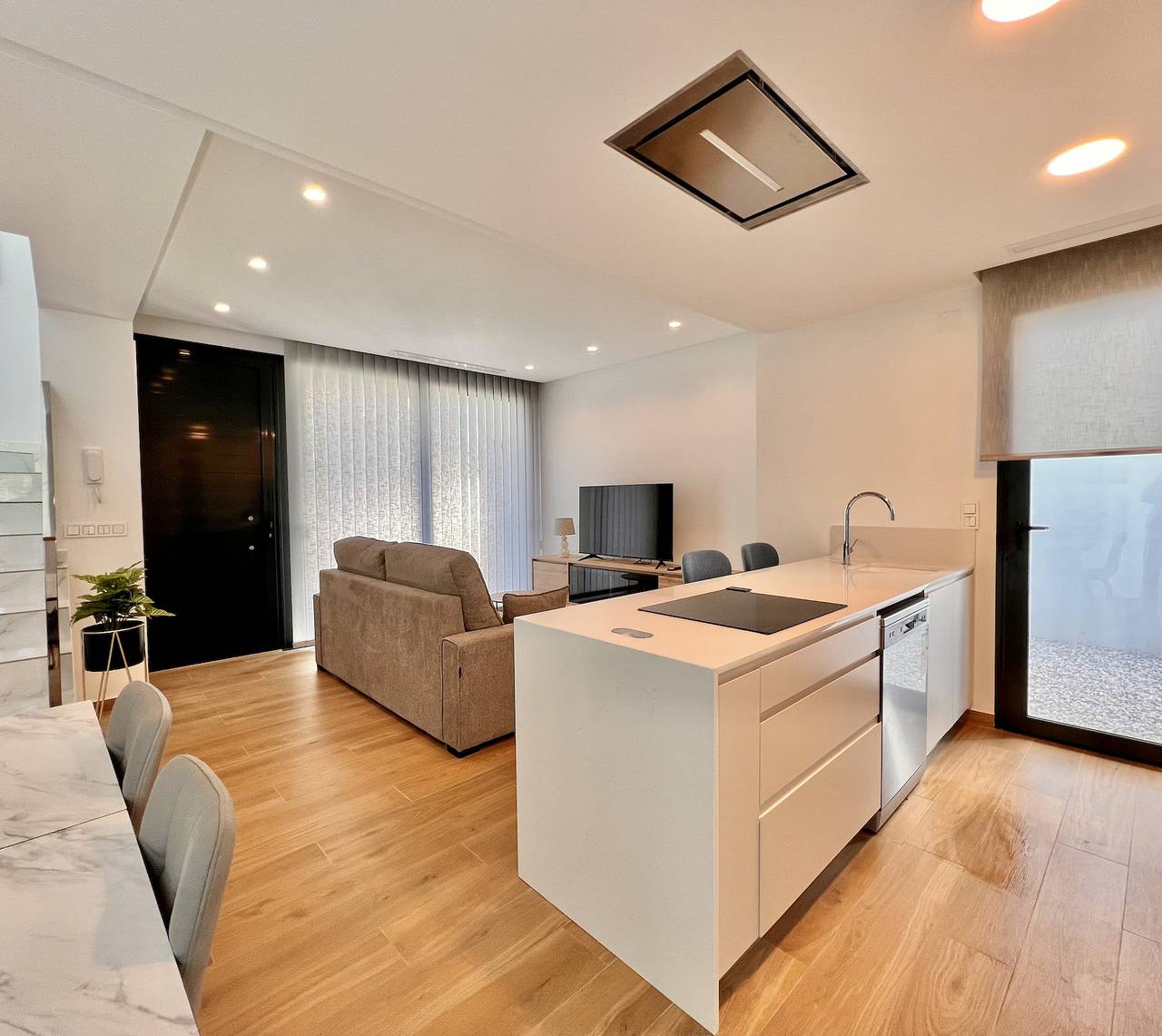 Luxury Detached House Seasonal Rental in El Campello, Costa Blanca