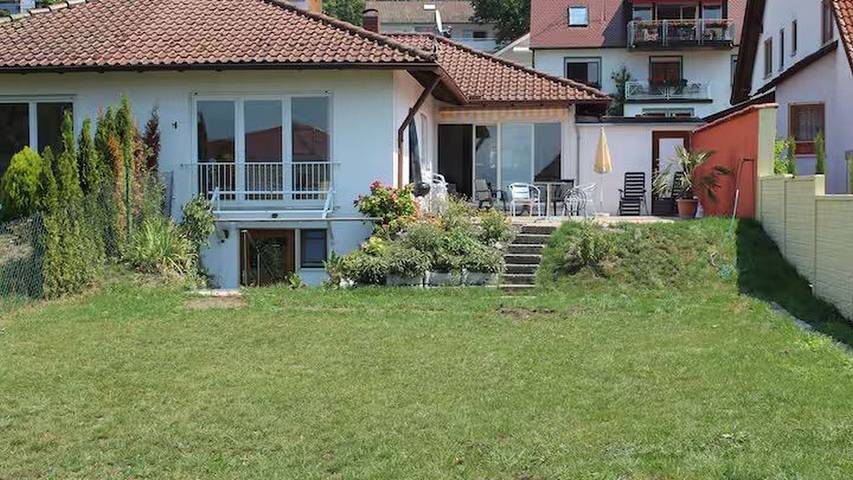 Ferienhaus für 8 Personen, mit Terrasse und Garten in Unteruhldingen