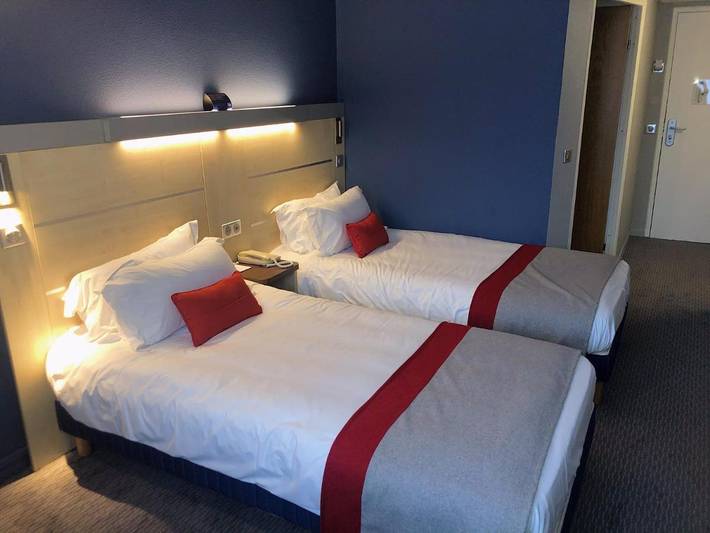 Hôtel pour 3 personnes, avec jardin ainsi que piscine et vue à Bernin (Isère) - 4