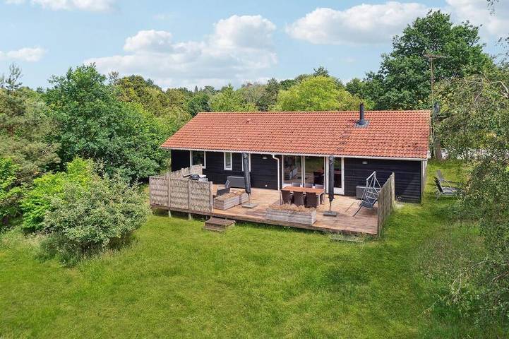 Ferienhaus für 8 Personen, mit Sauna und Garten in Vellerup
