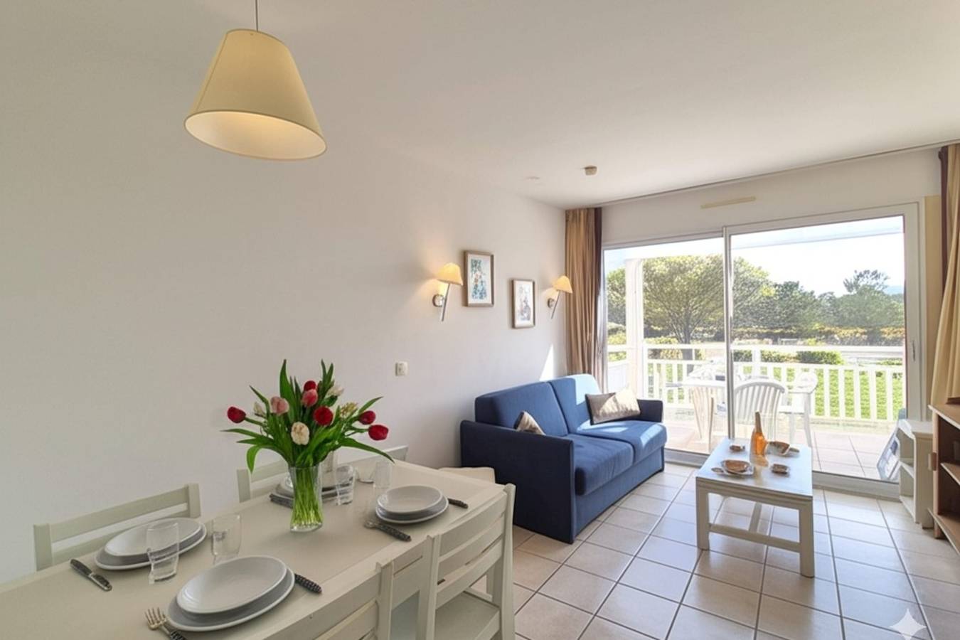 Apartamento entero, Apartment with terrace near the sea in Château-d'Olonne, Les Sables-d'Olonne