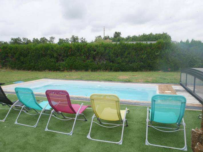 Location de vacances pour 6 personnes, avec jacuzzi ainsi que piscine et jardin dans Bazouges Cré sur Loir