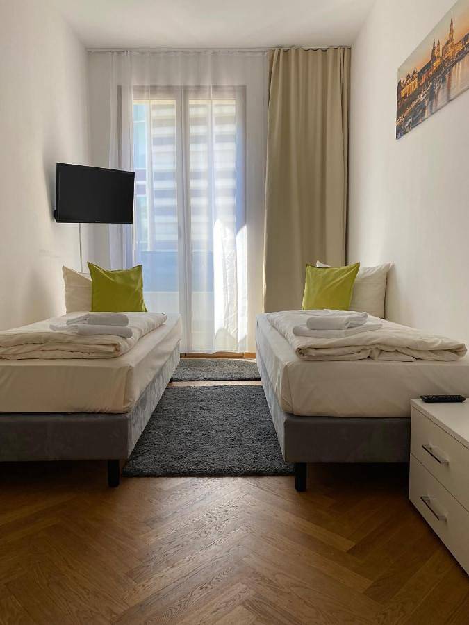 Ferienwohnung für 6 Personen, mit Ausblick und Balkon in Dresden Striezelmarkt - 3