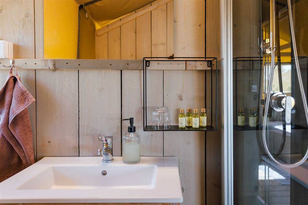 Adriatic Heritage Glamping No.1 in Šolta (Split-Dalmatien), Maslinica