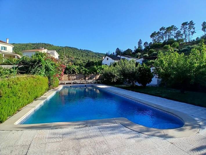 Casa de férias para 4 pessoas, com Terraço e Jardim e ainda Piscina and Vista em Fundão