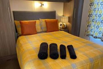 Static Caravan for 5 People in Essex, East of England, Photo 3