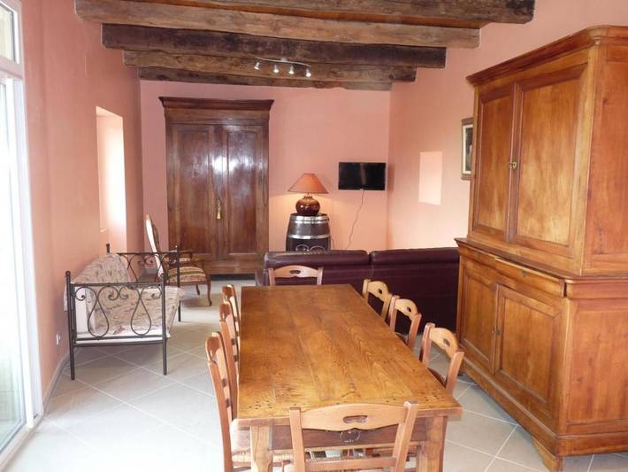 Location de vacances pour 6 personnes, avec piscine ainsi que terrasse et jardin, animaux acceptés à Vergt - 2