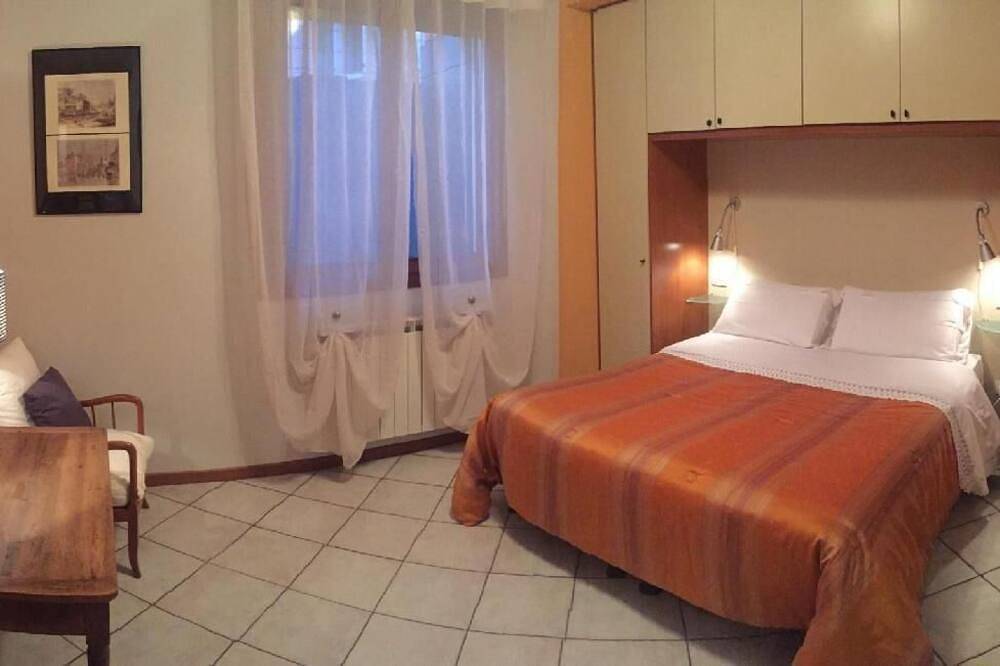 Apartamento entero, Apartamento de vacaciones Mira para 1 - 4 personas con 2 dormitorios - Casa adosada in Mira, Provincia de Venezia