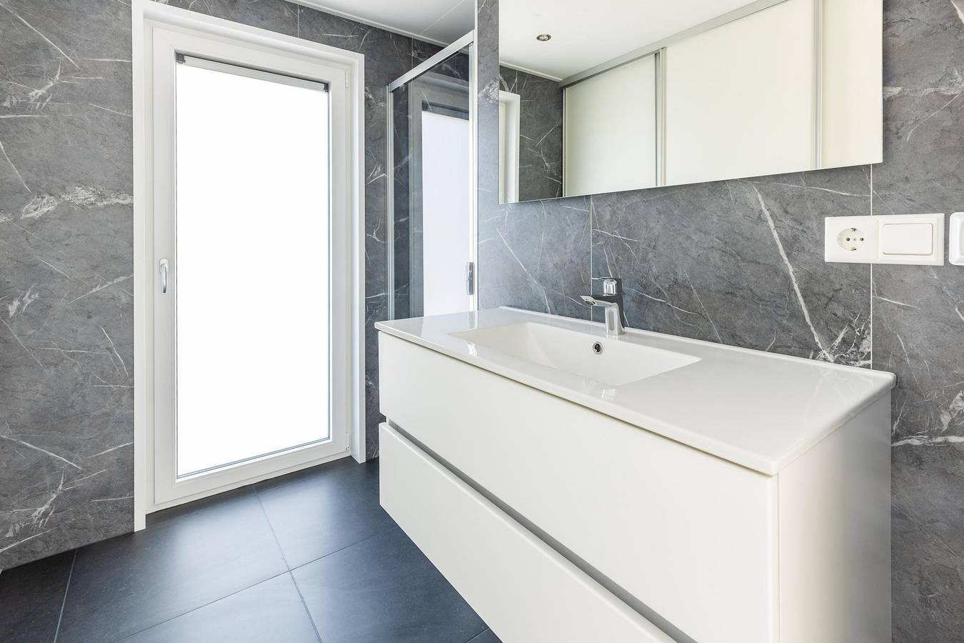 Vakantiepark Molenvelden — Villa Waterzicht Luxury with Hot Tub | 4 people in Veldhoven, North Brabant