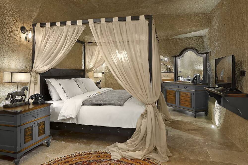 Boutique Cave Experience with Romantic Spa Nights & Pool Access! in Nevşehir, Göreme Nationalpark